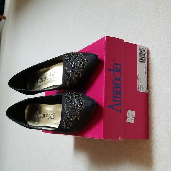 Shoes - Picture 5 of 6